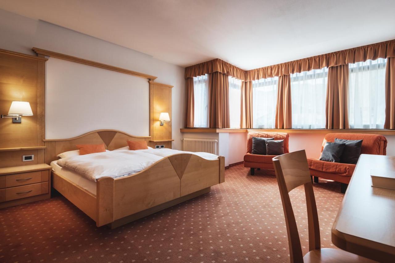 Berghotel Majarei 圣维吉利奥 外观 照片